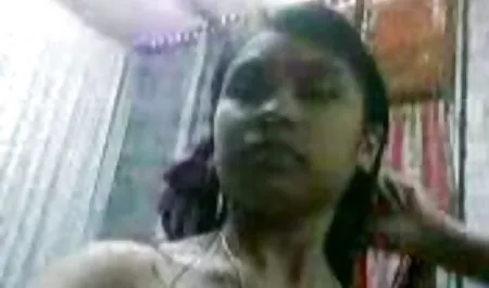 Nyonya dalam budak bokep mp4 hd strapon keras lateks