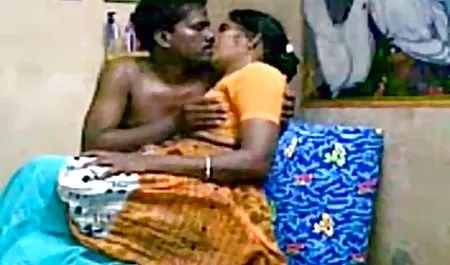 Dua cewek bokep pembantu mp4 imut bercumbu di kamar mandi