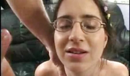 Valentine manis bokep pembantu mp4 masturbasi di kamera