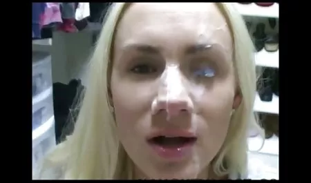 Kitty dalam lateks membuat enema dari susu video tante mp4