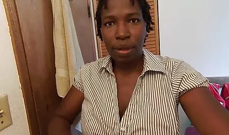 Ibu rumah tangga seksi membuka baju di depan kamera mp4 bokep