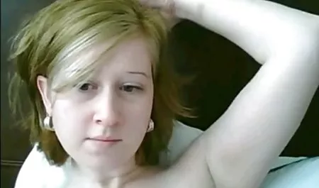 Kecantikan muda di topi memberi blowjob bokep pemerkosaan mp4