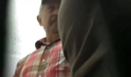 Pasangan seks video pemerkosaan mp4 yang indah di pulau itu