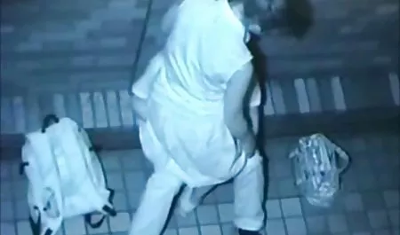 Wanita Asia membawa klien ke rumah dan membuat bokep terbaru mp4 mereka gila selama pijatan