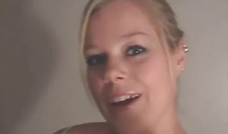 Pirang menjilat brunette bokep full mp4 brunette