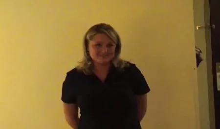 Tarian aneh bokep sex mp4 di depan webcam