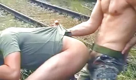 Pasangan muda bercinta tante mp4 hanya di kamar mandi