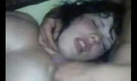 Bayi itu buang air kecil bokep artis mp4 dalam mangkuk dan menuangkannya di atasnya