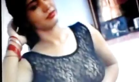 Brunette panas mengisap ayam mp4 bokeb gemuk
