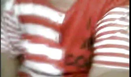 Jalang gemuk memukul dadanya dengan telapak tangannya video bokep full hd mp4