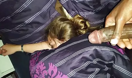 Veronica dan Lionella mendapatkan orgasme tidak hanya dari belaian mereka, tetapi juga dari mesin video bokep mp4 gratis seks
