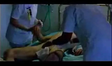 Pohon Natal seksi mp4 bokep terbaru menyiram satu titik dengan minyak dan bercinta dengan dildo besar