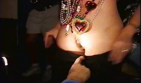 Kecantikan muda di stoking seksi bokep hd mp4 membelai vaginanya yang basah di tempat tidur dan dengan penuh gairah meniduri dirinya sendiri dengan dildo kaca