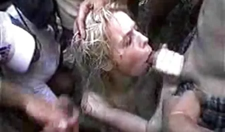 Seorang laki-laki memasukkan ekor kuda ke dalam cewek berpola di pantat, membuatnya mengibas di depannya, dan ini video bokep viral mp4 membuatnya sakit, dia menidurinya jauh di mulut dan selesai di anus