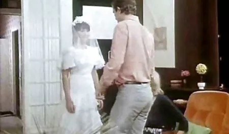 Mereka berdua menjenuhkan seorang pria yang pemerkosaan mp4 mencintai seks dengan vagina mereka, dan mereka sendiri menikmati krim maskulin yang lezat