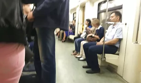 Brunette mencintai ayam besar di pemerkosaan mp4 pantatnya