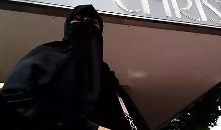 Seorang pemijat Asia seksi menelanjangi klien dan, sambil bersiap untuk pijatan, mulai memijat penisnya dengan vagina yang indah bokep kakek sugiono mp4 dan payudara besar