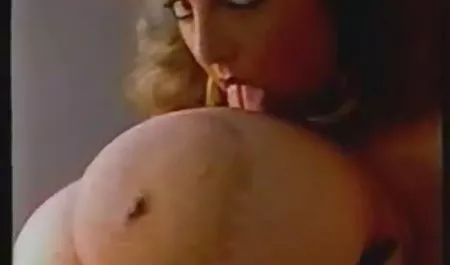 Pirang seksi yang cantik akan bercinta dan dibelai oleh pacarnya video bokep selingkuh mp4