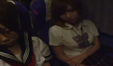 Jessica bercinta dengan video tante mp4 dua pria di luar ruangan