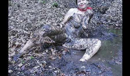 Coquette menggoda menggoda tanpa video bokep mp4 terbaru malu-malu, memijat clitoris halus dengan jari-jari tipis, tetapi mengapa gadis itu harus menderita ketika ada seekor sapi jantan
