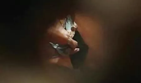 Masseur berlatih menggunakan brunette seksi mp4 selingkuh