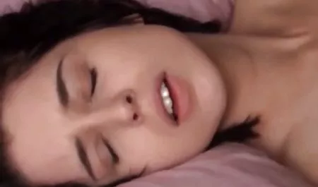 Gadis Jepang dapat mengambil sperma dari dua anggota di mulutnya miyabi porn mp4