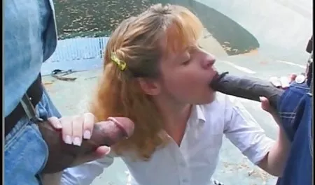 Pasangan muda bercinta di dapur tante mp4