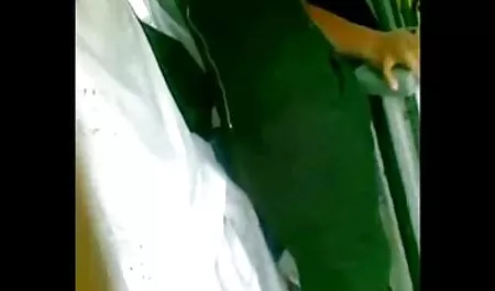 Masturbasi di bokep montok mp4 depan webcam