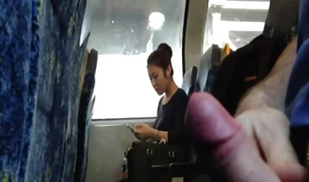 Gadis bokep teen mp4 mesum dengan ayam besar dan mendapatkan orgasme
