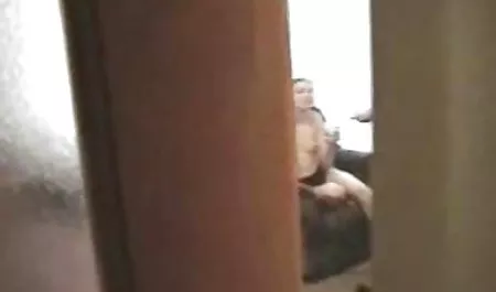 Pertama, imut itu indo mp4 bokep naik ke kontol pria itu dan melompat sedikit, setelah itu pria itu mengambil inisiatif di tangannya dan meniduri brunette berdada di lubang panas