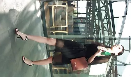 Seorang pria bokep full movie mp4 meniduri istrinya yang seksi di negara itu