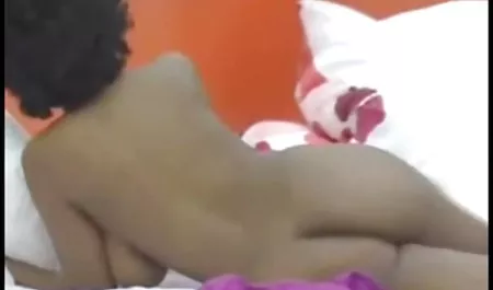 Teresa yang hamil setuju untuk melakukan hubungan seks dengan orang asing di bokep tante mp4 hutan untuk mendapatkan uang